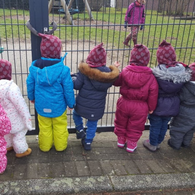am Kindergarten gucken am Kindergarten gucken